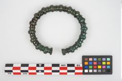Foto von Bronzeknotenarmreif (NHMW-PRAE-026184)